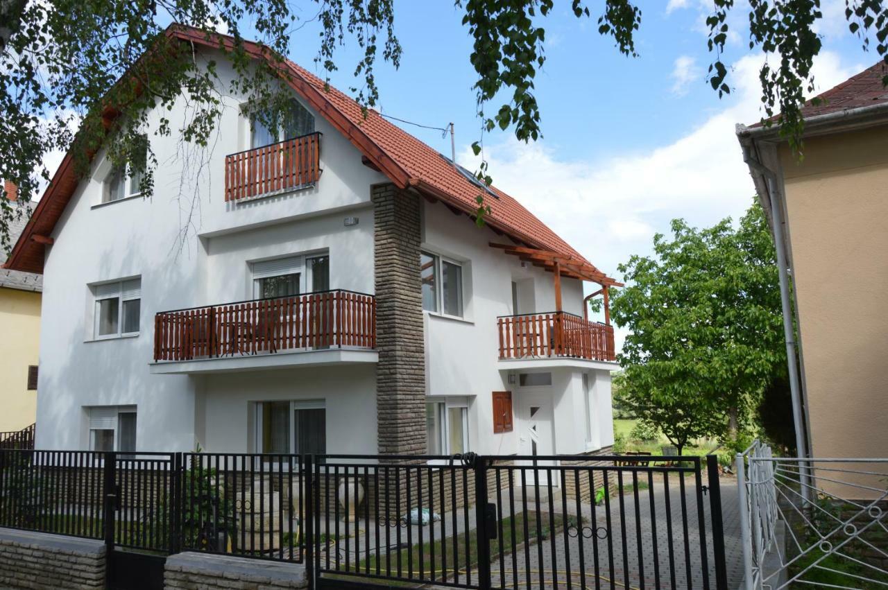 Varga Apartman Хевіз Екстер'єр фото
