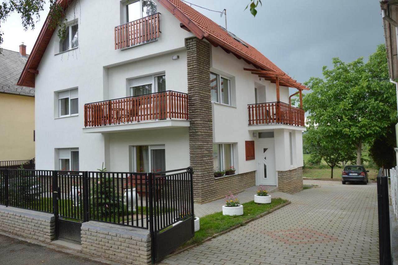 Varga Apartman Хевіз Екстер'єр фото